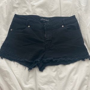 Black Ambiance Apparel denim shorts size M